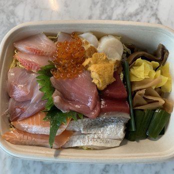 Hinata - Chirashi bowl deluxe - Sushi Bars Near Me - San Francisco, California