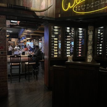 Saltgrass Steak House - View from entrance into bar area - Steakhouses Near Me - Humble, Texas