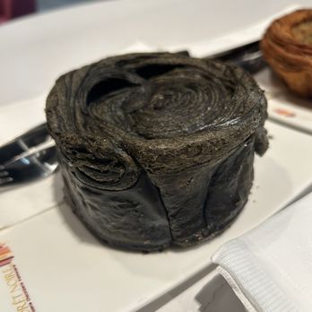 Le Belisse Cafe - black sesame - Desserts Near Me - Vancouver, British Columbia Le Belisse Cafe - black sesame - Desserts Near Me - Vancouver, British Columbia