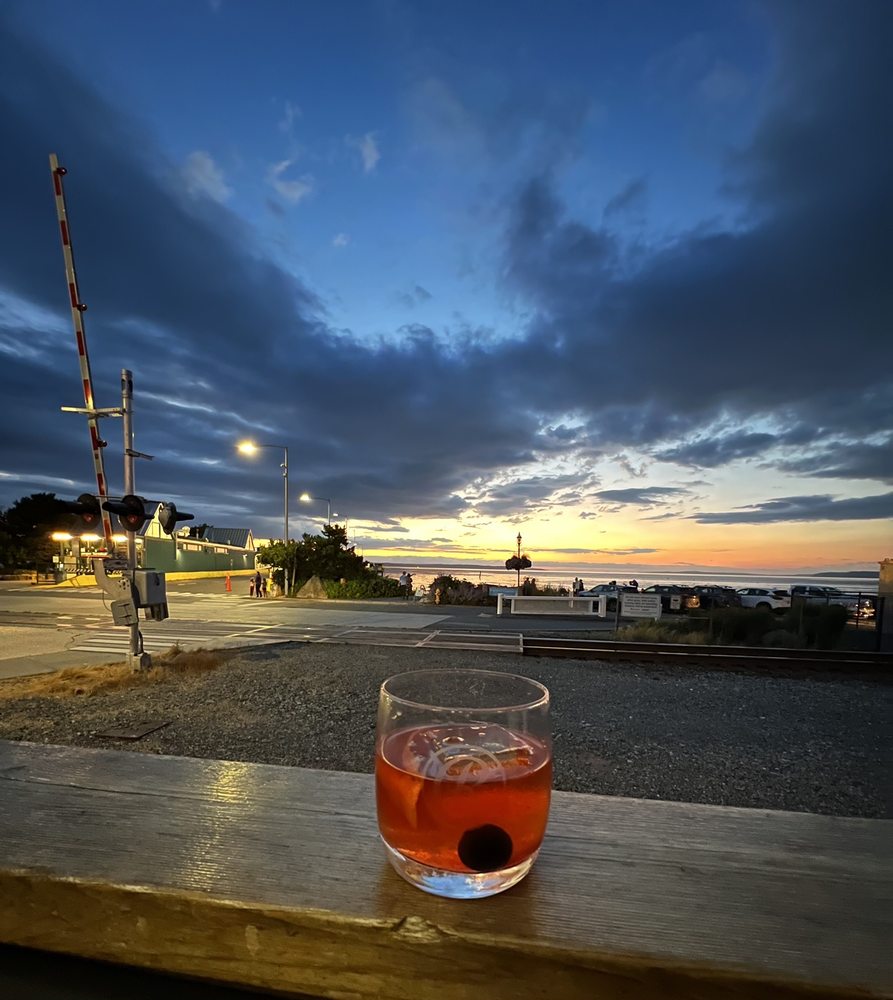 Demetris Woodstone Taverna