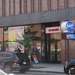 Exterior photo of Crumbl - Wrigleyville - Chicago, Illinois Exterior photo of Crumbl - Wrigleyville - Chicago, Illinois