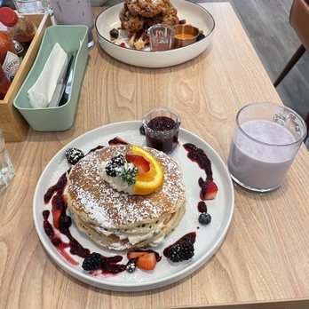 Taste & Glory - Ube latte, pancakes and chicken and croffles - Breakfast & Brunch Near Me - San Mateo, California Taste & Glory - Ube latte, pancakes and chicken and croffles - Breakfast & Brunch Near Me - San Mateo, California