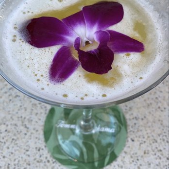 Tommy Bahama Marlin Bar - Pineapple paradiso martini - Seafood Near Me - Estero, Florida Tommy Bahama Marlin Bar - Pineapple paradiso martini - Seafood Near Me - Estero, Florida