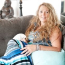 White Rock Medium - Kim Pellerin - Logo