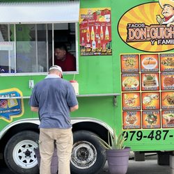 Tacos Don Guicho and Family