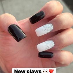 Splendid Nails - Black, white and silver acrylic