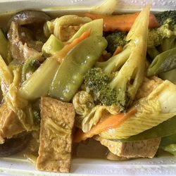 Lucky Wok Chinese Restaurant - Buddhist Delight in Curry Sauce