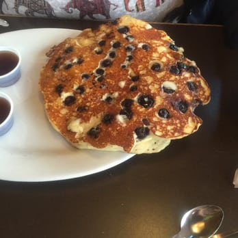 Tik Tok - That's 2 pancakes blueberry that's the short stack - American Near Me - Portland, Oregon Tik Tok - That's 2 pancakes blueberry that's the short stack - American Near Me - Portland, Oregon