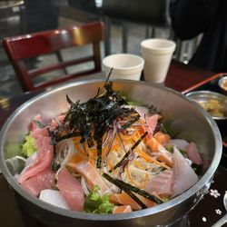 Tanaka Sushi - Sashimi bowl