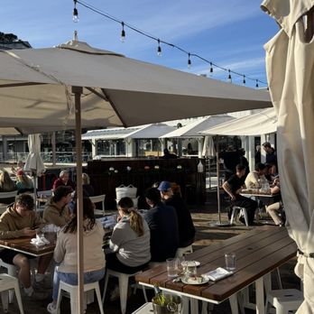 Sam's Anchor Cafe - Outdoor - Seafood Near Me - Tiburon, California