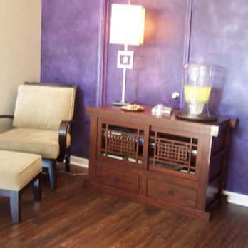Sculpted Image - relaxing waiting area - Trainers Near Me - Aurora, Illinois Sculpted Image - relaxing waiting area - Trainers Near Me - Aurora, Illinois