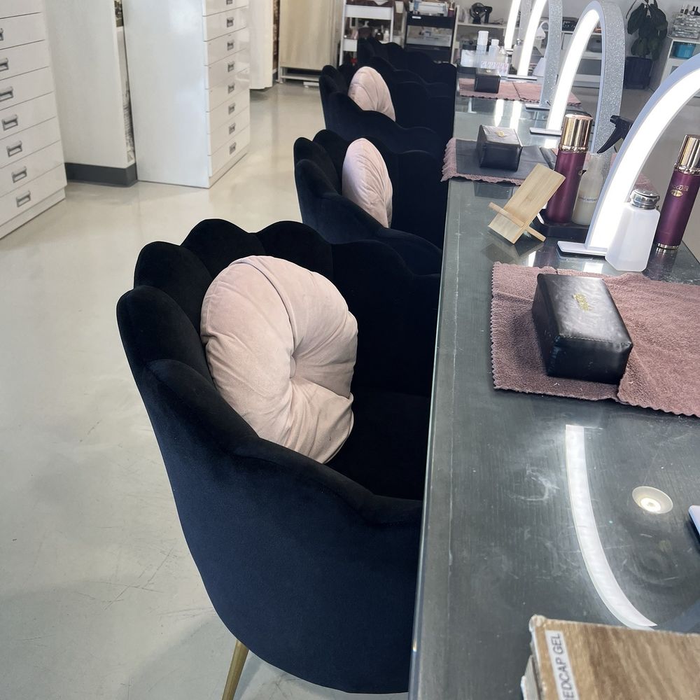 Nailsneedlove Studio II - Cutest chairs 8/26/24 - Nail Salons Near Me - Long Beach, California