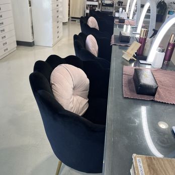 Nailsneedlove Studio II - Cutest chairs 8/26/24 - Nail Salons Near Me - Long Beach, California
