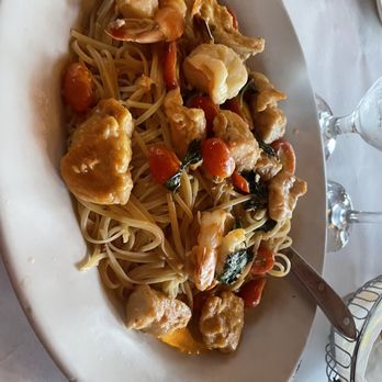 Cafe Baci - Scampi Portofino - Italian Near Me - Westbury, New York