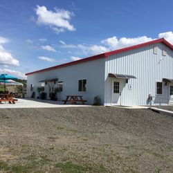 Hidden Springs Brewhouse - Patio seating