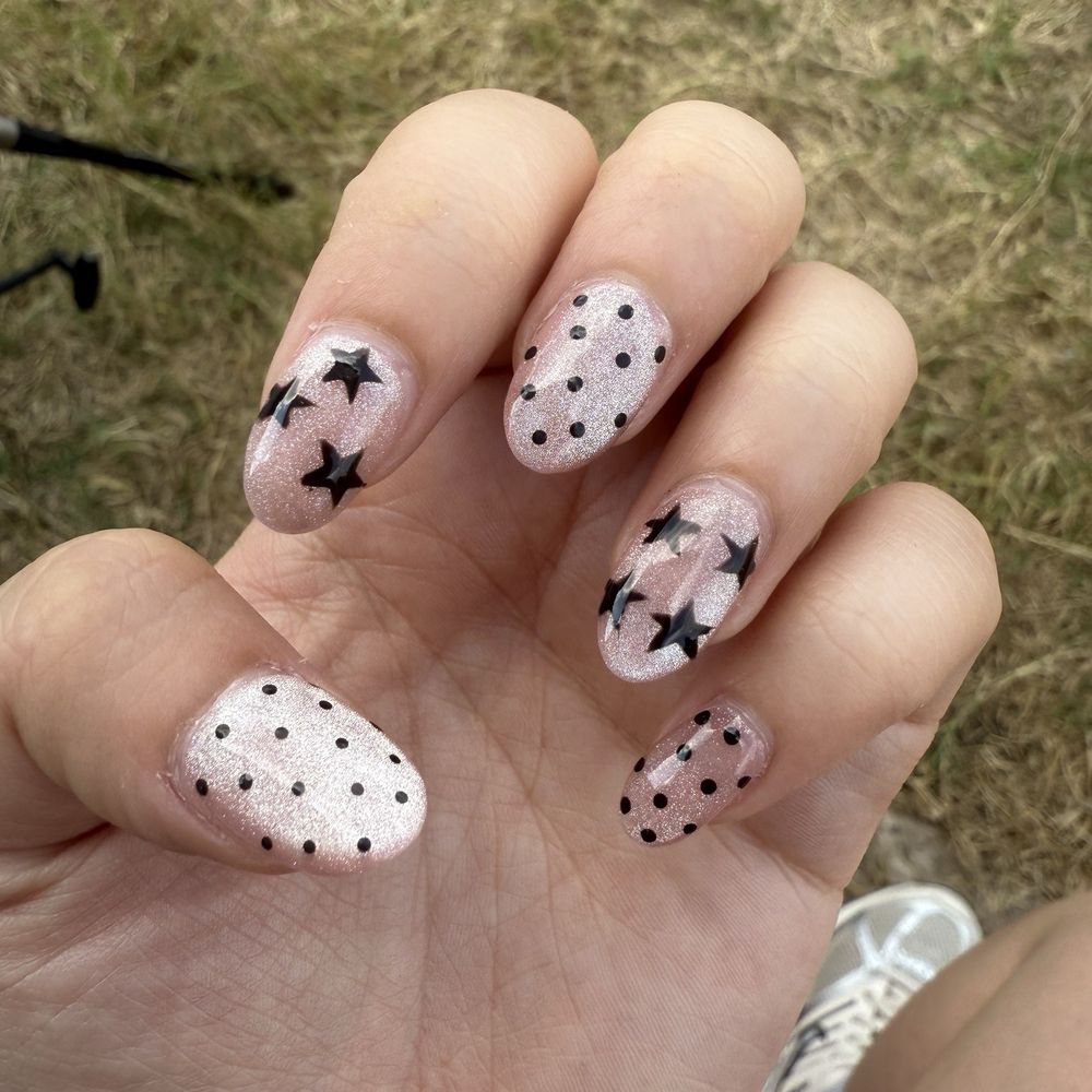 Executive Nails & Spa Vintage - Cat eye nails with design - Nail Salons Near Me - Houston, Texas