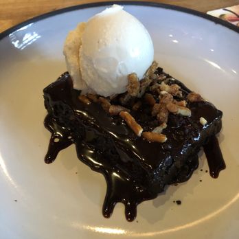 Village Taphouse - Warm Pretzel Crunch Brownie...do yourself a favor and order one!! - Canadian (New) Near Me - West Vancouver, British Columbia Village Taphouse - Warm Pretzel Crunch Brownie...do yourself a favor and order one!! - Canadian (New) Near Me - West Vancouver, British Columbia