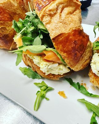 Dot’s Market by null