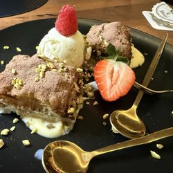 Le Piano - Baklava