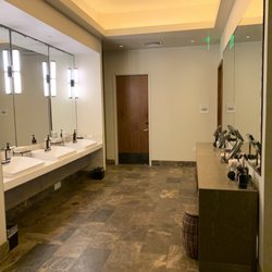 Awili Spa and Salon - Bathroom area