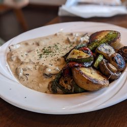 Old House Cosmopolitan Grill - Jager Schnitzel