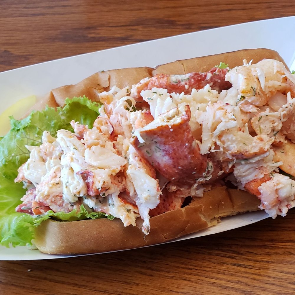 Hale Yeah Kitchen - Lobster roll - Food Trucks Near Me