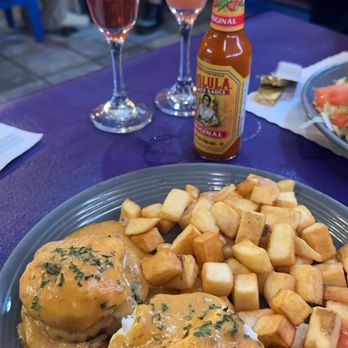 OMPC The Shed - Eggs Benedict | Turkey Sausage | Mexican Hollandaise - Mexican Near Me - Las Cruces, New Mexico OMPC The Shed - Eggs Benedict | Turkey Sausage | Mexican Hollandaise - Mexican Near Me - Las Cruces, New Mexico