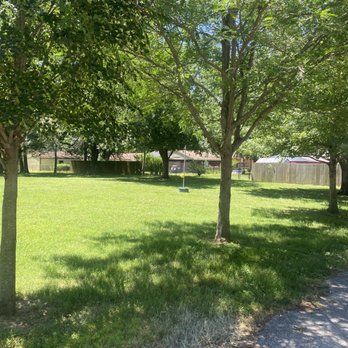 Warwick Park - Parks Near Me - St. Matthews, Kentucky