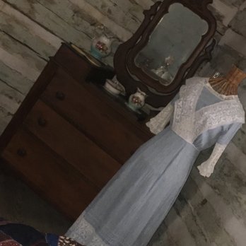 Davies Manor Plantation - Clothing - Landmarks & Historical Buildings Near Me - Bartlett, Tennessee