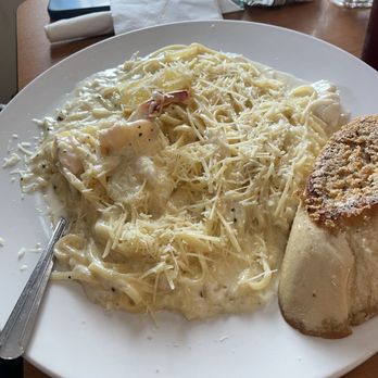 Good Harvest Cafe - Seafood linguine - Seafood Near Me - Crescent City, California