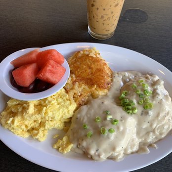 Toast - Biscuits and Sausage Gravy ... 4 star for this meal, the biscuits were kind of dry but not to the point I couldn't eat them - American Near Me - Sugar Land, Texas Toast - Biscuits and Sausage Gravy ... 4 star for this meal, the biscuits were kind of dry but not to the point I couldn't eat them - American Near Me - Sugar Land, Texas