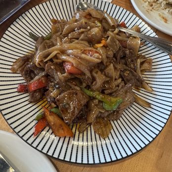 Luck Gai Cafe - Drunken Noodle - Chicken Shop Near Me - Anaheim, California