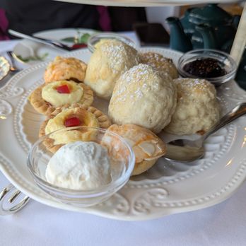 White Heather Tea Room - Bottom Tier - Tea Rooms Near Me - Victoria, British Columbia White Heather Tea Room - Bottom Tier - Tea Rooms Near Me - Victoria, British Columbia