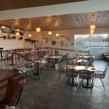 Hello, Sailor - Interior dining - Seafood Near Me - Cornelius, North Carolina