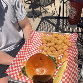 Duffer’s Pub - Burger - Pubs Near Me - Lake Forest, Illinois