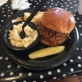 The Apple House - Apple House Pork BBQ - American Near Me - Linden, Virginia The Apple House - Apple House Pork BBQ - American Near Me - Linden, Virginia
