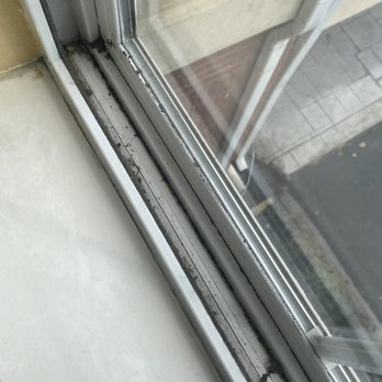 Baymont by Wyndham Clinton - Gross window seal - Hotels Near Me - Clinton, Tennessee