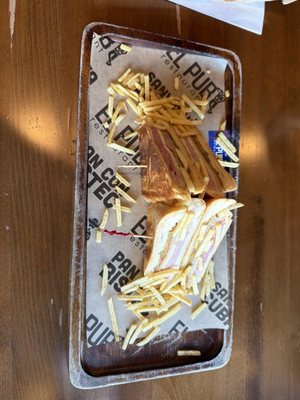 El Pub Restaurant by null