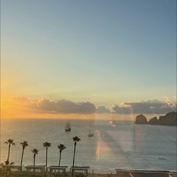 ME Hotel - Sunrise - Hotels Near Me - Cabo San Lucas, BCS ME Hotel - Sunrise - Hotels Near Me - Cabo San Lucas, BCS