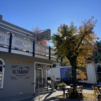 The Altamont General Store - Outside seating - Grocery Near Me - Occidental, California