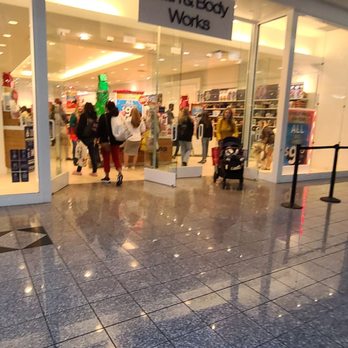 Bath & Body Works - Temporary Storefront (usual location is under construction, debuting a new look in Spring 2023) - Cosmetics & Beauty Supply Near Me - Temecula, California