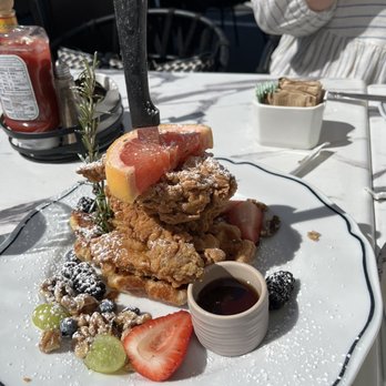 Sweet Maple - Chicken and Croffle - Breakfast & Brunch Near Me - Cupertino, California Sweet Maple - Chicken and Croffle - Breakfast & Brunch Near Me - Cupertino, California