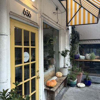 Colette Bread & Bakeshop - Vintage door and entrance - Bakeries Near Me - Atlanta, Georgia Colette Bread & Bakeshop - Vintage door and entrance - Bakeries Near Me - Atlanta, Georgia