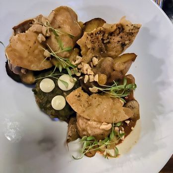 Moody Tongue Brewing - Lionsmain Mushroom Mole - Venues & Event Spaces Near Me - Chicago, Illinois
