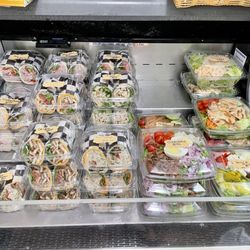 Redding Ridge Market & Deli - Prepared meals