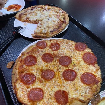 Gitto's Pizza - Pepperoni pizza - Pizza Near Me - Orlando, Florida