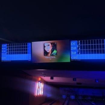 Pinz Bowling Kitchen + Bar - Bowling Near Me - Studio City, California Pinz Bowling Kitchen + Bar - Bowling Near Me - Studio City, California