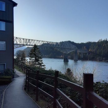 Best Western Plus Columbia River Inn - Hotels Near Me - Cascade Locks, Oregon Best Western Plus Columbia River Inn - Hotels Near Me - Cascade Locks, Oregon