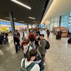 Budget Rent A Car - Huge lines