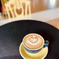 Garage Coffee Lounge - Latte
